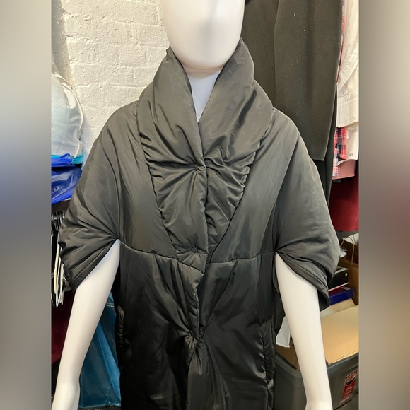 Le Streghe Puffer Cape Sz S - Picture 3 of 16